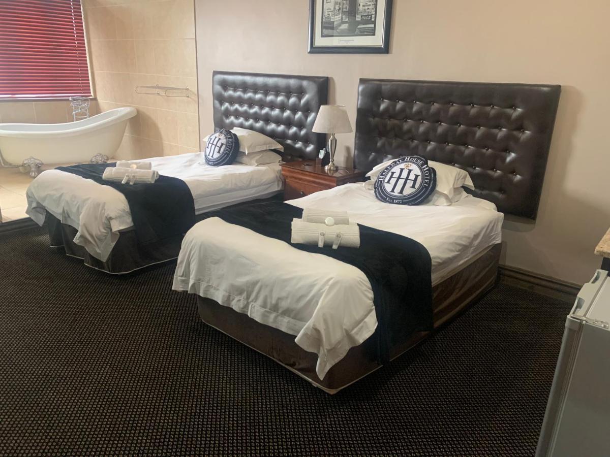 Halfway House Hotel Kimberley Bagian luar foto