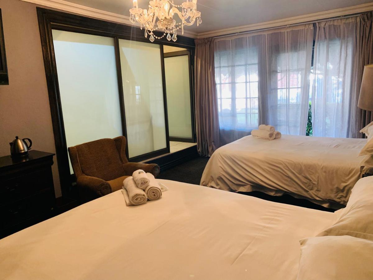 Halfway House Hotel Kimberley Bagian luar foto