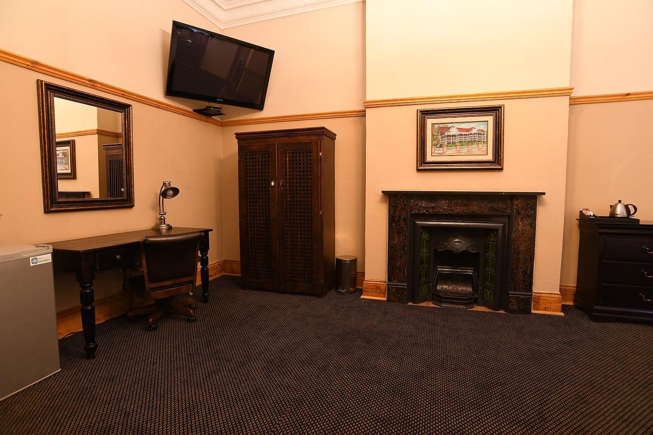 Halfway House Hotel Kimberley Bagian luar foto