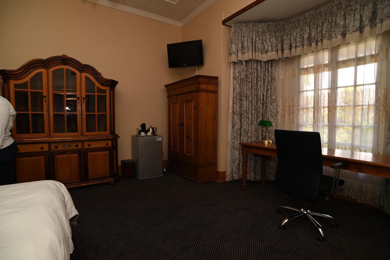 Halfway House Hotel Kimberley Bagian luar foto