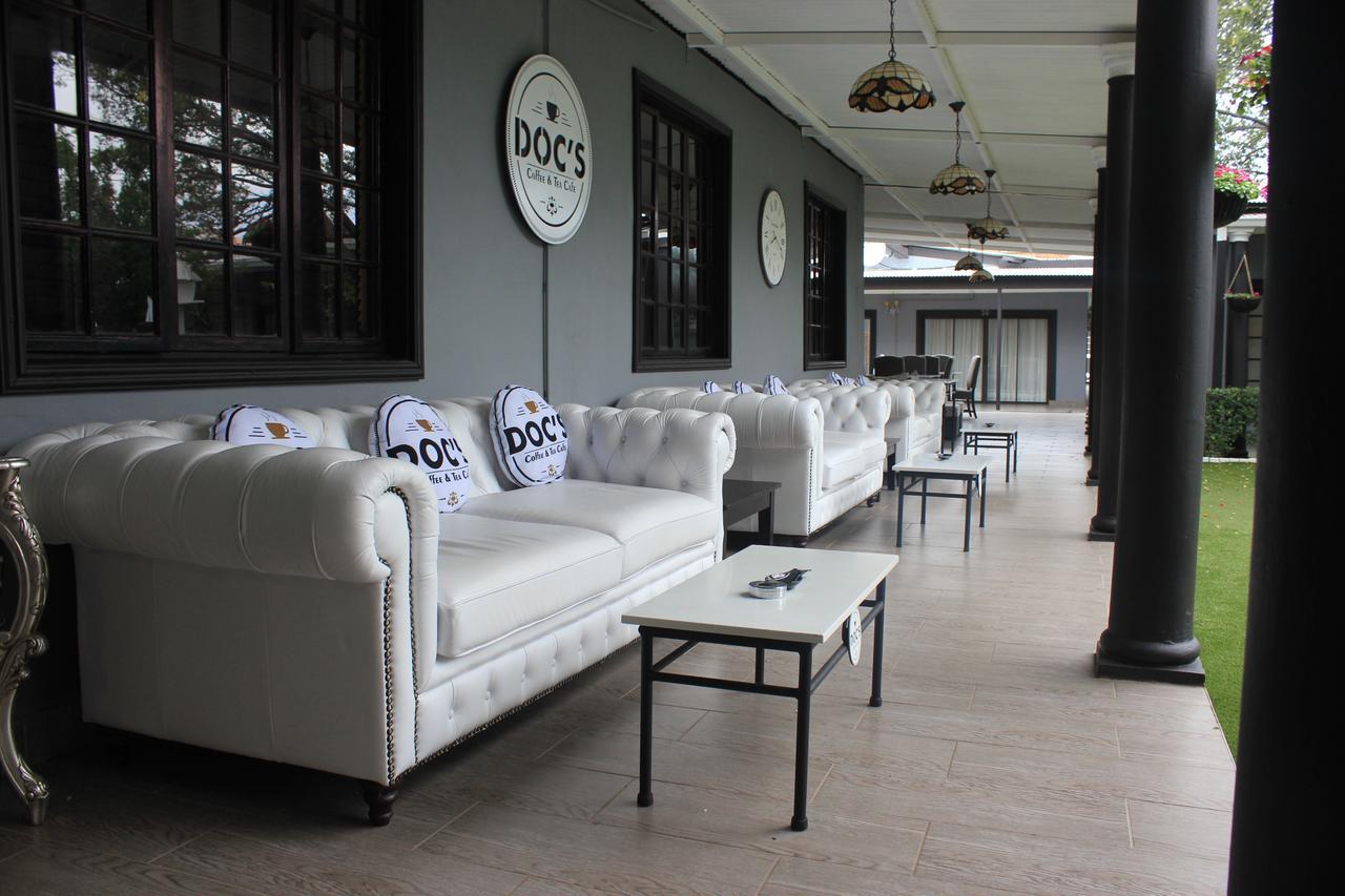 Halfway House Hotel Kimberley Bagian luar foto