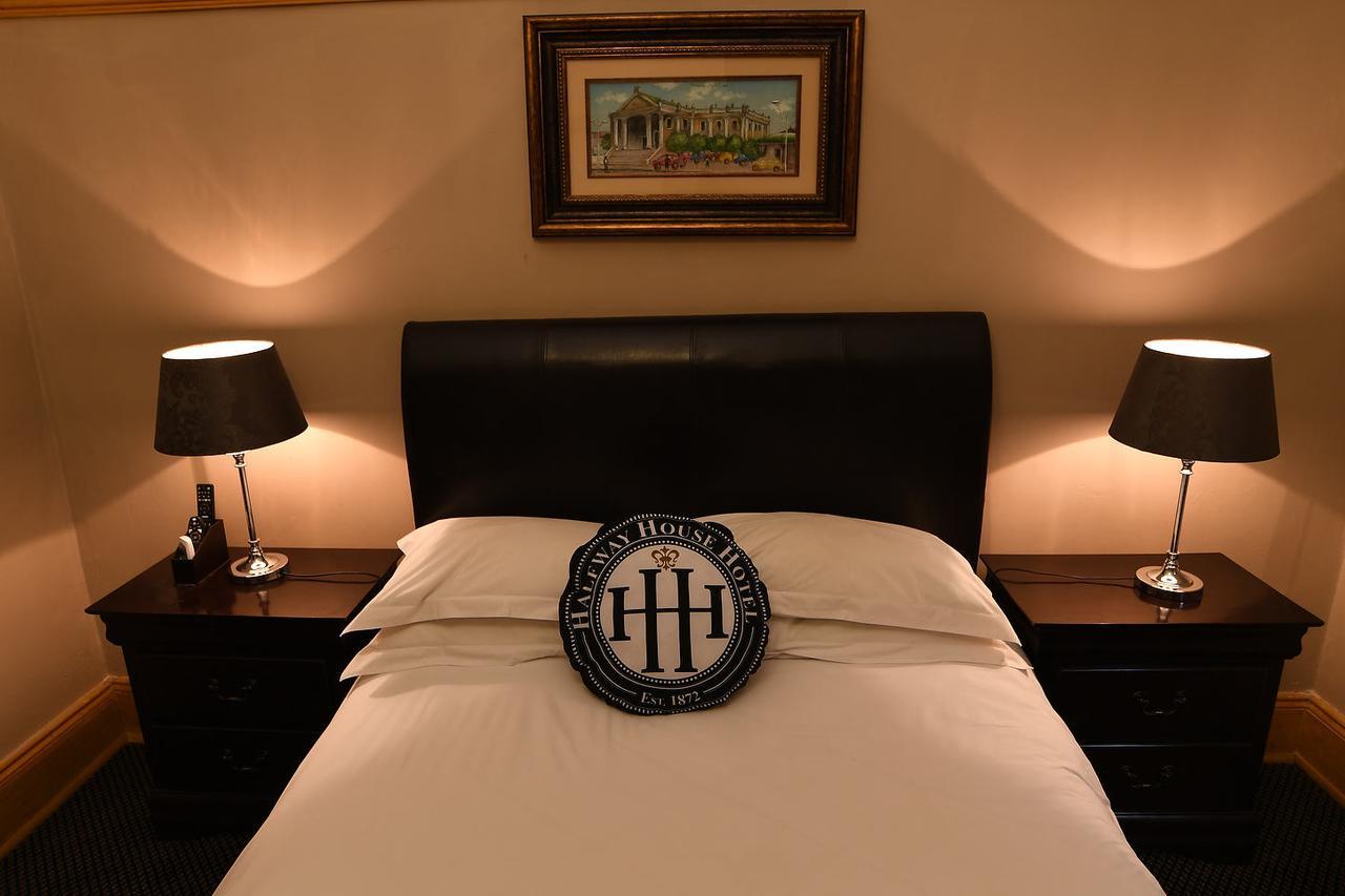 Halfway House Hotel Kimberley Bagian luar foto